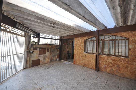 Garagem de casa à venda com 2 quartos, 106m² em Vila Constança, São Paulo