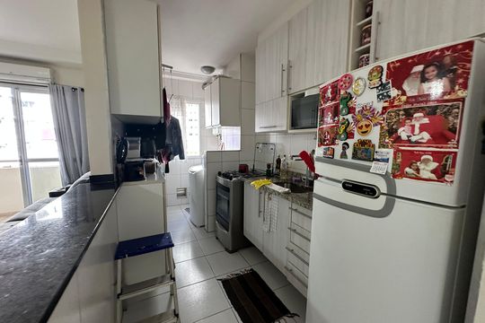 Cozinha de apartamento à venda com 2 quartos, 57m² em Vila Pouso Alegre, Barueri