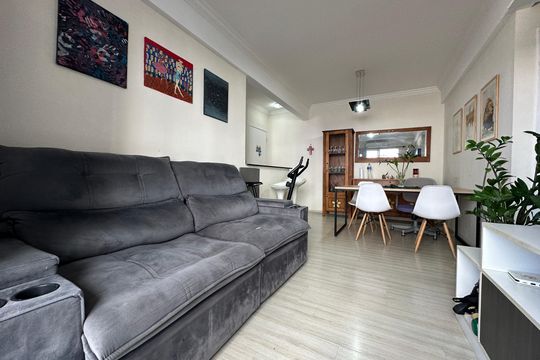 Sala de apartamento à venda com 2 quartos, 57m² em Vila Pouso Alegre, Barueri