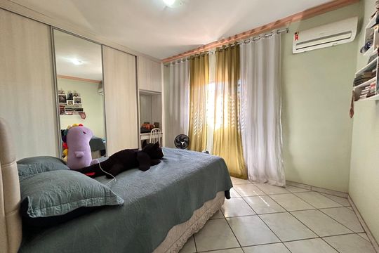 Casa à venda com 3 quartos, 200m² em Jardim Laguna, Contagem