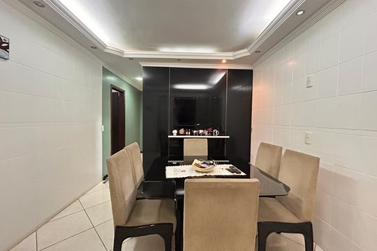 Casa à venda com 3 quartos, 200m² em Jardim Laguna, Contagem