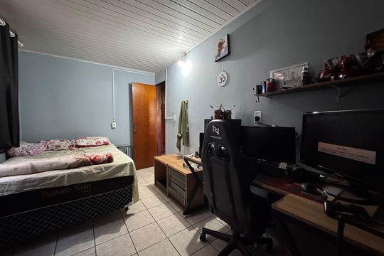 Casa à venda com 3 quartos, 240m² em Conjunto 2a, Brasília