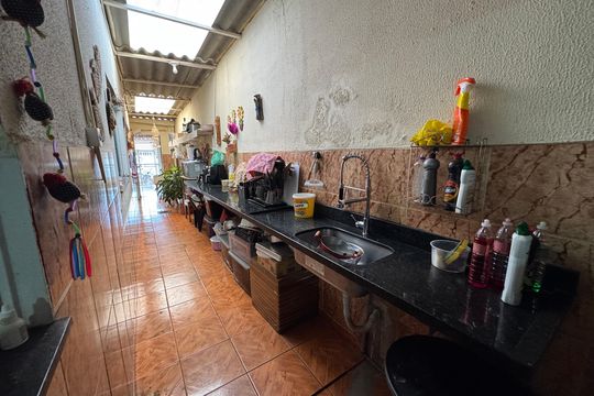 Casa à venda com 3 quartos, 240m² em Conjunto 2a, Brasília
