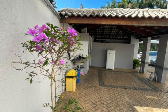 Área externa de apartamento para alugar com 2 quartos, 45m² em Jardim Marilu, Cotia
