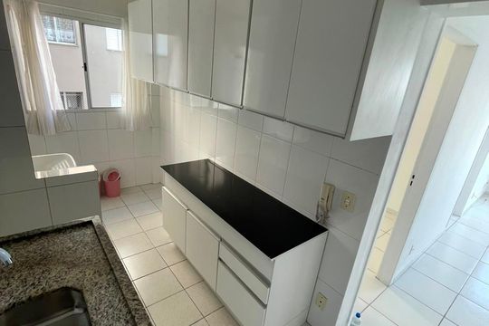 Cozinha de apartamento para alugar com 2 quartos, 45m² em Jardim Marilu, Cotia