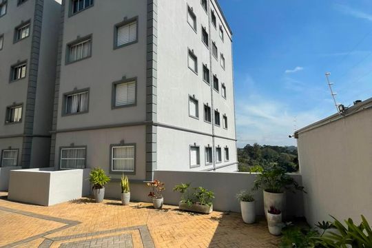 Área externa de apartamento para alugar com 2 quartos, 45m² em Jardim Marilu, Cotia