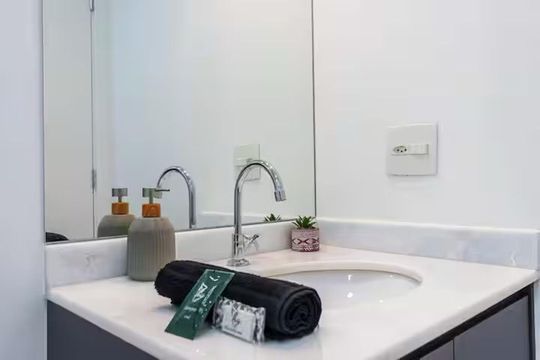 Banheiro de apartamento para alugar com 1 quarto, 25m² em Consolação, São Paulo