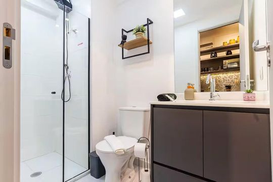 Banheiro de apartamento para alugar com 1 quarto, 25m² em Consolação, São Paulo