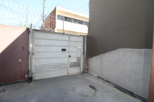 Garagem de casa para alugar com 4 quartos, 140m² em Limão, São Paulo