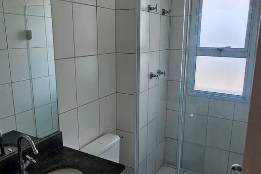 Banheiro de apartamento à venda com 2 quartos, 57m² em Vila Nossa Senhora da Escada, Barueri