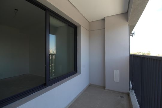 Varanda de kitnet/studio à venda com 1 quarto, 30m² em Indianópolis, São Paulo