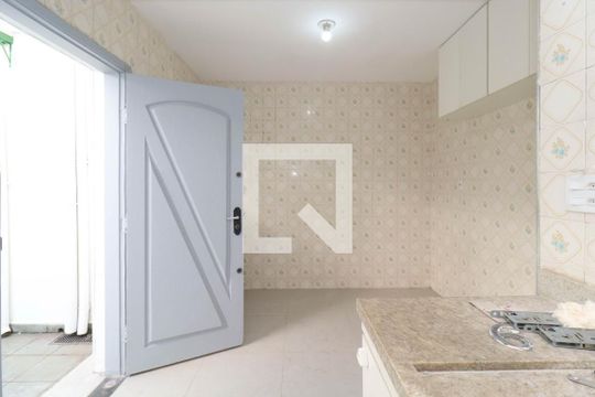 Cozinha de casa para alugar com 3 quartos, 150m² em Sumaré, São Paulo
