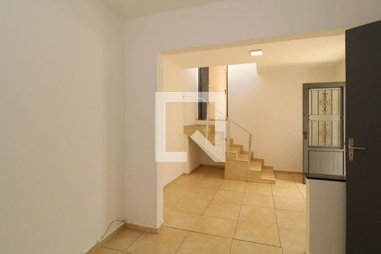Sala de casa para alugar com 1 quarto, 60m² em Sumaré, São Paulo