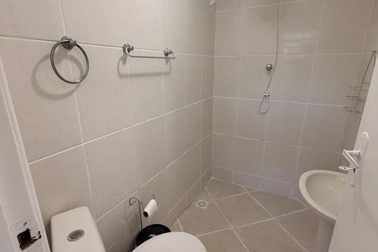 Banheiro Social 1 de casa para alugar com 3 quartos, 174m² em Vila de Vecchi, Jundiaí