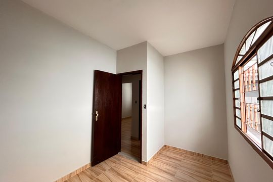 Casa para alugar com 4 quartos, 180m² em Arvoredo, Contagem