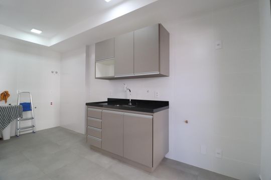 Cozinha de apartamento para alugar com 3 quartos, 96m² em Gávea, Uberlândia