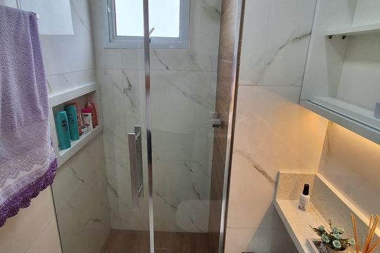 Banheiro de apartamento à venda com 2 quartos, 43m² em Vila Guilherme, São Paulo