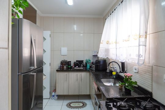 Cozinha e Área de Serviço de apartamento para alugar com 2 quartos, 60m² em Jardim Gopouva, Guarulhos