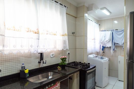 Cozinha e Área de Serviço de apartamento para alugar com 2 quartos, 60m² em Jardim Gopouva, Guarulhos