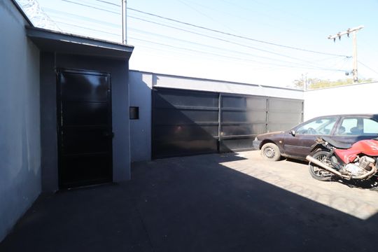 Garagem de casa para alugar com 2 quartos, 52m² em Shopping Park, Uberlândia