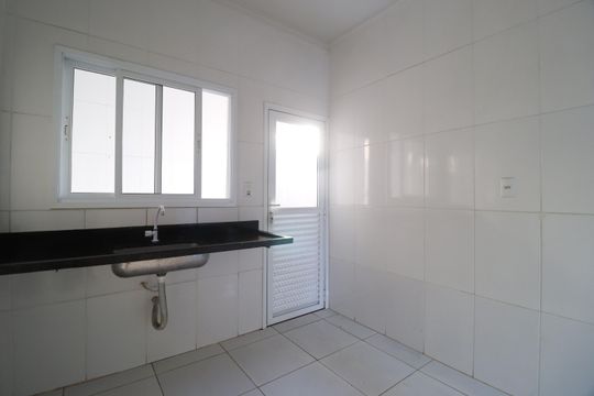 Cozinha de casa para alugar com 2 quartos, 52m² em Shopping Park, Uberlândia