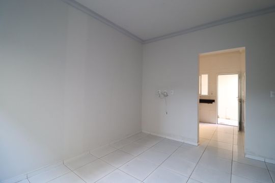 Sala de casa para alugar com 2 quartos, 52m² em Shopping Park, Uberlândia