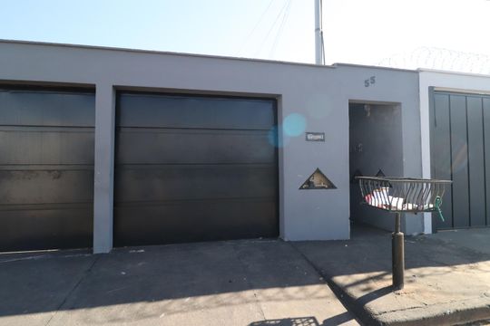 Fachada de casa para alugar com 2 quartos, 52m² em Shopping Park, Uberlândia