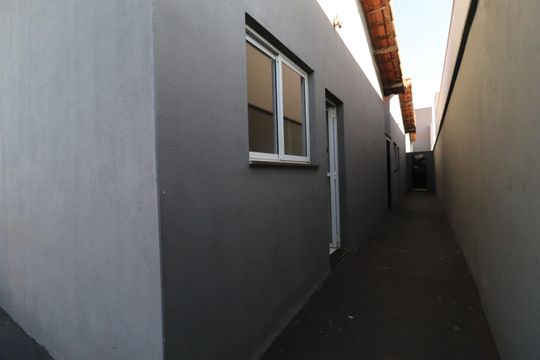 Fachada de casa para alugar com 2 quartos, 52m² em Shopping Park, Uberlândia