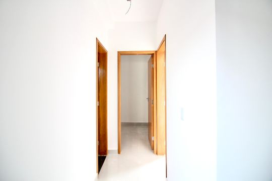 Corredor de apartamento para alugar com 2 quartos, 40m² em Vila Talarico, São Paulo
