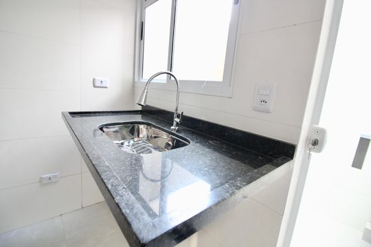 Cozinha de apartamento para alugar com 2 quartos, 40m² em Vila Talarico, São Paulo