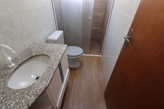 Banheiro de apartamento para alugar com 2 quartos, 75m² em Residencial E Comercial Palmares, Ribeirão Preto