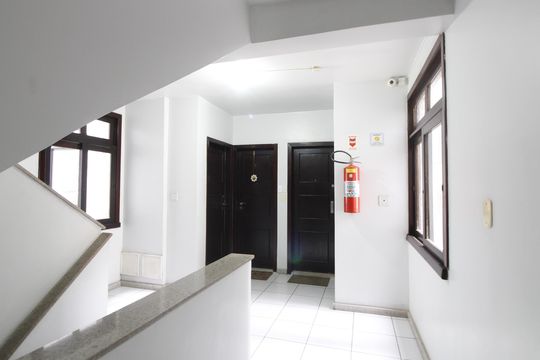 Apartamento para alugar com 2 quartos, 76m² em Vila Nova, Cabo Frio