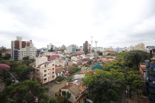 Vista de apartamento à venda com 3 quartos, 79m² em Petrópolis, Porto Alegre