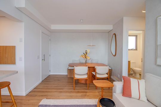 Sala de apartamento à venda com 2 quartos, 64m² em Petrópolis, Porto Alegre