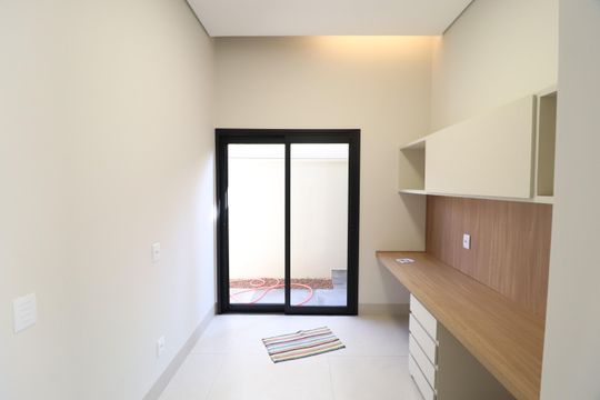 Escritório de casa de condomínio para alugar com 3 quartos, 238m² em Jardim das Palmeiras, Uberlândia