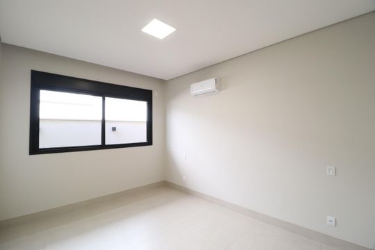 Quarto 2 - Suíte de casa de condomínio para alugar com 3 quartos, 238m² em Jardim das Palmeiras, Uberlândia