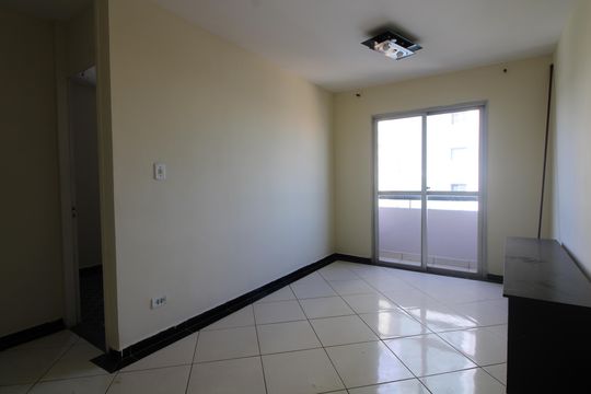 sala de apartamento para alugar com 2 quartos, 55m² em Vila Marieta, São Paulo