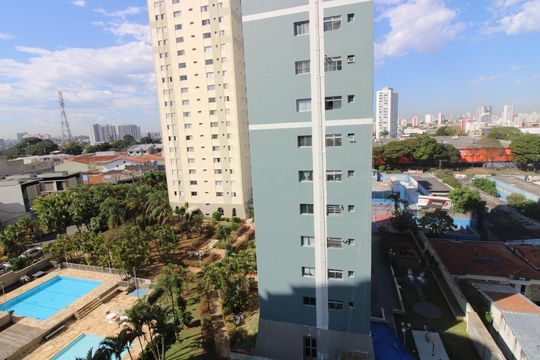 varanda de apartamento para alugar com 2 quartos, 55m² em Vila Marieta, São Paulo