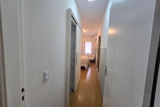 Corredor de casa à venda com 4 quartos, 180m² em Campo Belo, São Paulo