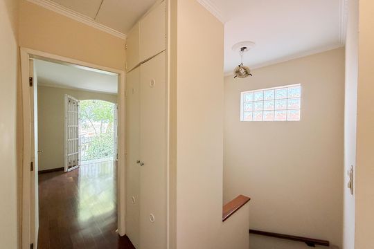 Escada de casa à venda com 3 quartos, 125m² em Vila Basileia, São Paulo