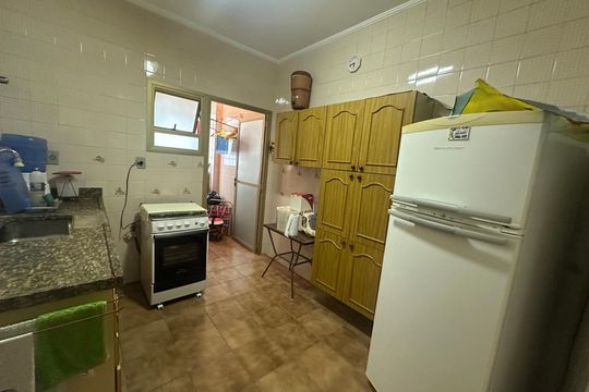 Cozinha de apartamento para alugar com 1 quarto, 60m² em Itararé, São Vicente