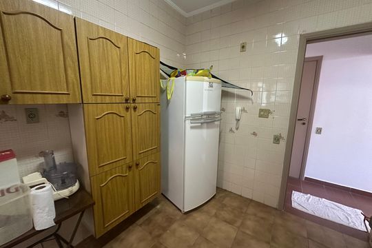 Cozinha de apartamento para alugar com 1 quarto, 60m² em Itararé, São Vicente