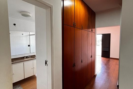 Suíte  de apartamento para alugar com 3 quartos, 147m² em Alphaville Industrial, Barueri