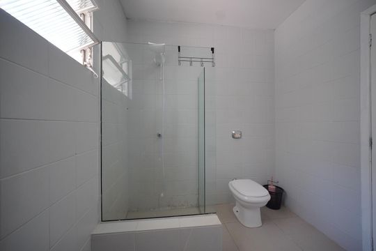 Banheiro da Suíte de casa para alugar com 2 quartos, 60m² em Kobrasol, São José