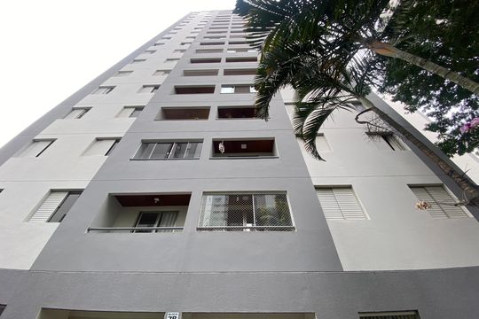 Fachada do bloco de apartamento para alugar com 3 quartos, 64m² em Continental, Osasco