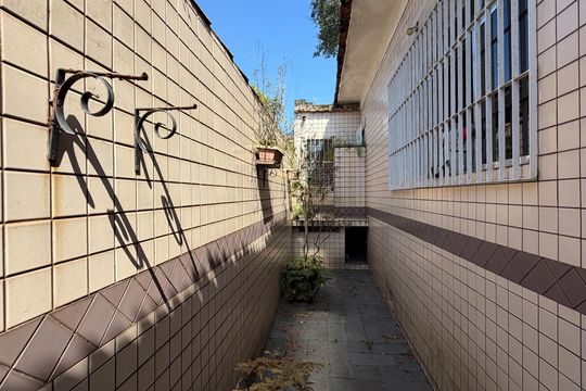 Jardim de casa para alugar com 5 quartos, 240m² em Aparecida, Santos
