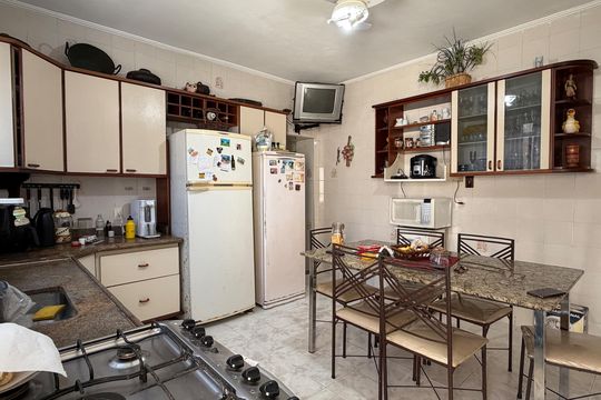 Cozinha de casa para alugar com 5 quartos, 240m² em Aparecida, Santos