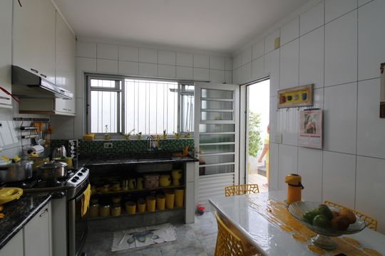 Cozinha de casa para alugar com 3 quartos, 192m² em Vila Marieta, São Paulo