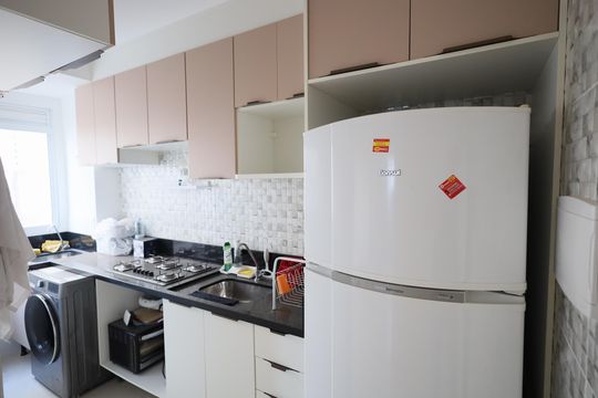 Cozinha e Área de Serviço de apartamento para alugar com 2 quartos, 40m² em Jardim do Lago, Osasco