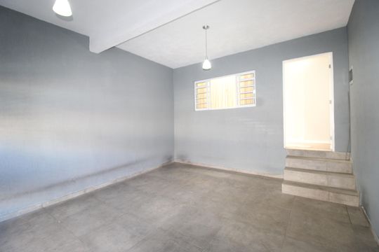 Garagem de casa para alugar com 3 quartos, 150m² em Itaquera, São Paulo